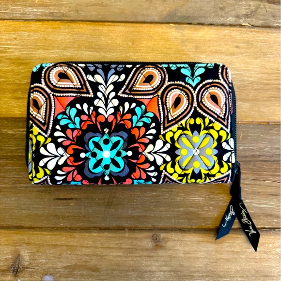 Vera Bradley Handbags - Vera Bradley Wallet